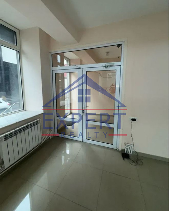 ԿԵՆՏՐՈՆ, ԽՈՐԵՆ ԱԲՐԱՀԱՄՅԱՆ ՓՈՂՈՑ 122ՔՄ