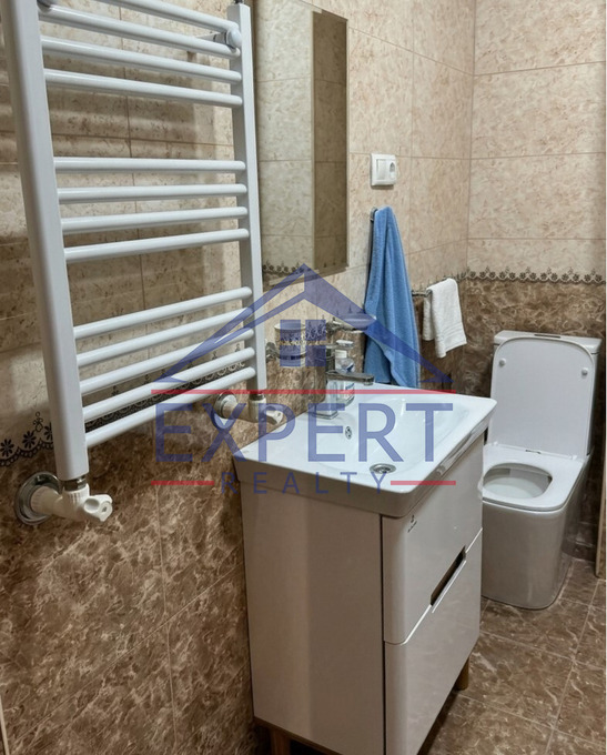 ԿԵՆՏՐՈՆ, ԱՐԳԻՇՏԻ ՓՈՂՈՑ, 2 ՍԵՆՅԱԿ