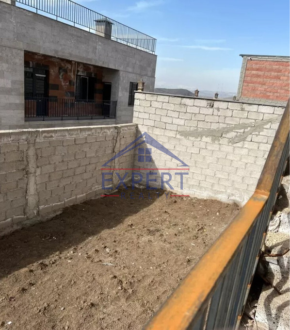 ԱՎԱՆ, ՊԵՏՐՈՍ ԴՈՒՐՅԱՆ 10-ՐԴ ՓՈՂՈՑ, 2 ՀԱՐԿԱՆԻ ԹԱՈՒՆՀԱՈՒՍ