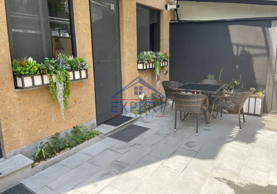 ԿԵՆՏՐՈՆ, ԽՈՐԵՆԱՑՈՒ ՓՈՂՈՑ, 3 ՍԵՆՅԱԿ