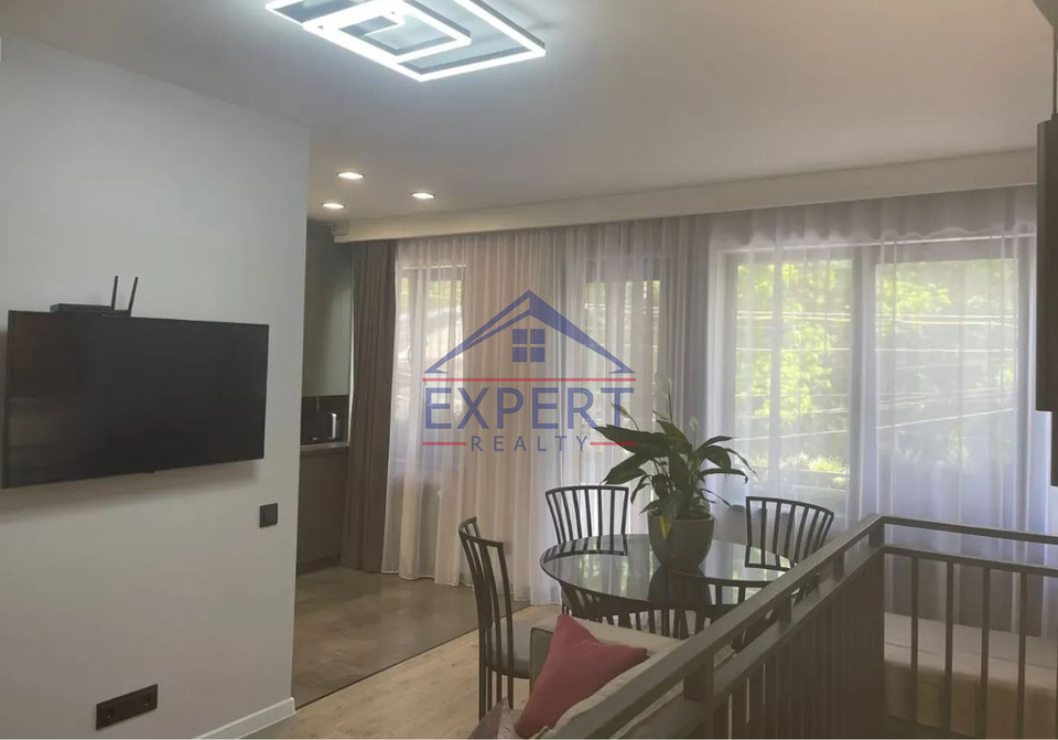 ԿԵՆՏՐՈՆ, ԽՈՐԵՆԱՑՈՒ ՓՈՂՈՑ, 3 ՍԵՆՅԱԿ