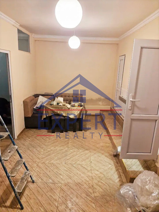 ԱՐԱԲԿԻՐ, Հ․ ԷՄԻՆԻ ՓՈՂՈՑ, 3 ՍԵՆՅԱԿ