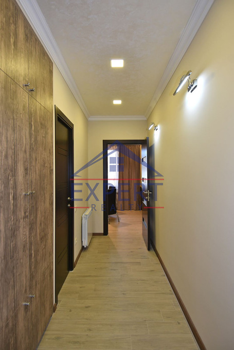 ԿԵՆՏՐՈՆ, ՎԱՀԱՆ ՏԵՐՅԱՆ ՓՈՂՈՑ, 5 ՍԵՆՅԱԿ