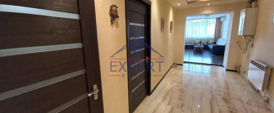 ԱՐԱԲԿԻՐ, ԱՐԱՄ ԽԱՉԱՏՐՅԱՆ ՓՈՂՈՑ, 3 ՍԵՆՅԱԿ