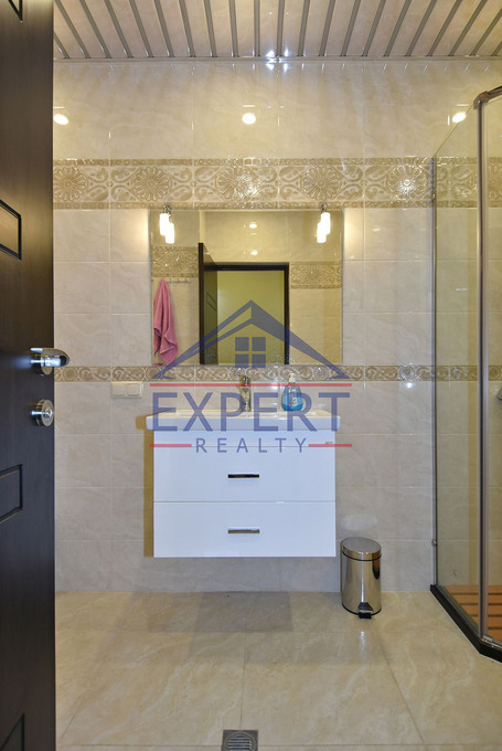 ԿԵՆՏՐՈՆ, ՎԱՀԱՆ ՏԵՐՅԱՆ ՓՈՂՈՑ, 5 ՍԵՆՅԱԿ