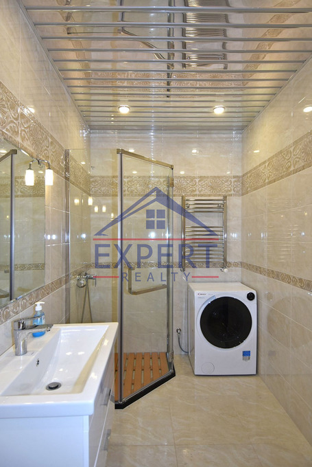 ԿԵՆՏՐՈՆ, ՎԱՀԱՆ ՏԵՐՅԱՆ ՓՈՂՈՑ, 5 ՍԵՆՅԱԿ