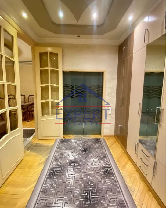 ԿԵՆՏՐՈՆ, ՏԻԳՐԱՆ ՄԵԾ ՊՈՂՈՏԱ, 3 ՍԵՆՅԱԿ