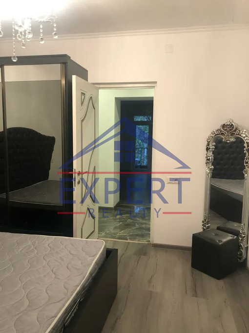ԱՐԱԲԿԻՐ, ԳՐԻԲՈՅԵԴՈՎԻ ՓՈՂՈՑ, 3 ՍԵՆՅԱԿ