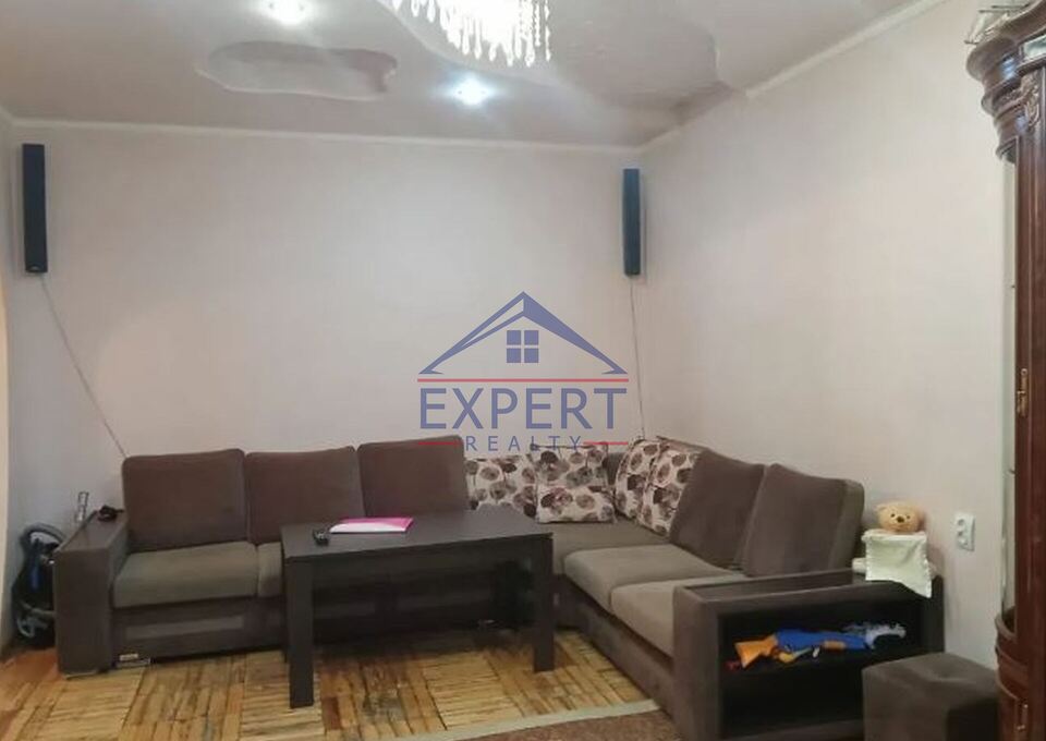 ՔԱՆԱՔԵՌ ԶԵՅԹՈՒՆ, ՄԵԼԻՔ ՄԵԼԻՔՅԱՆ ՓՈՂՈՑ, 4 ՍԵՆՅԱԿ