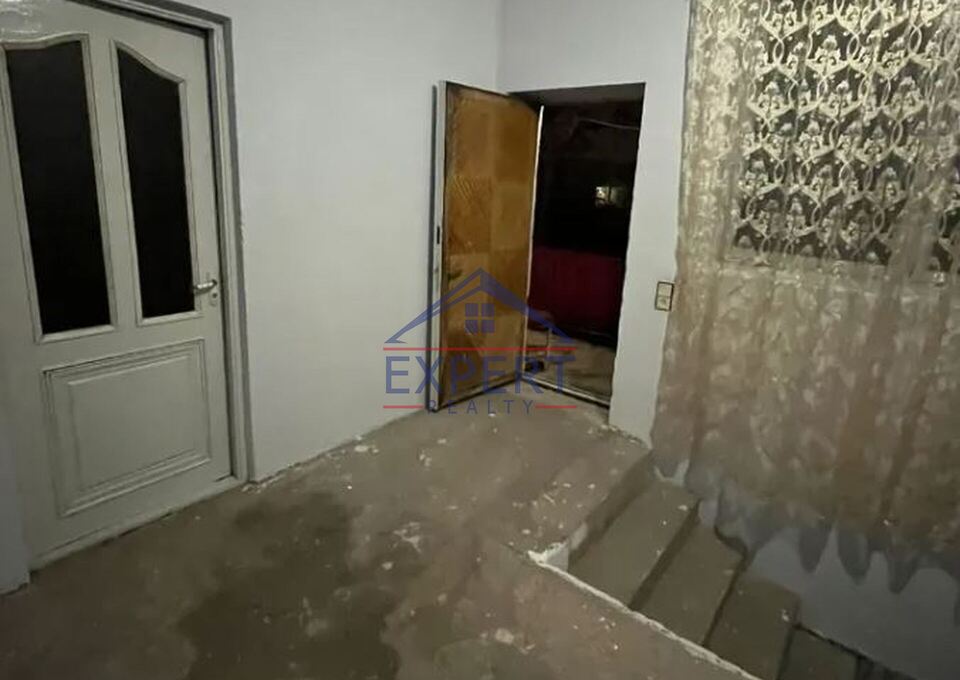 ԱՎԱՆ ԱՌԻՆՋ, 4 ՍԵՆՅԱԿ