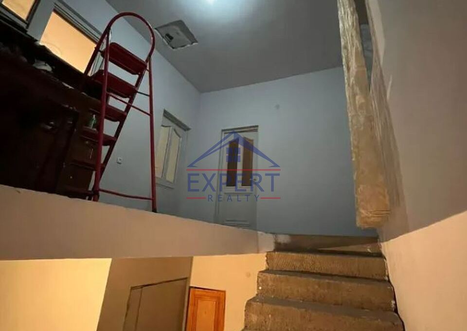 ԱՎԱՆ ԱՌԻՆՋ, 4 ՍԵՆՅԱԿ