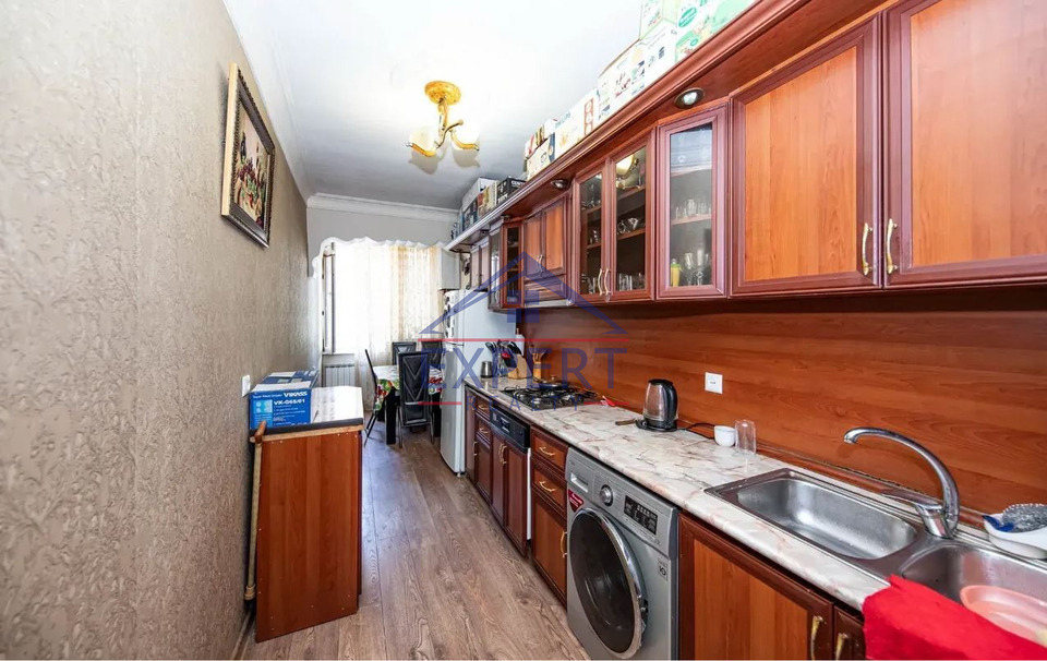 ՔԱՆԱՔԵՌ-ԶԵՅԹՈՒՆ, ՄԻՆԱՍ ԱՎԵՏԻՍՅԱՆ ՓՈՂՈՑ, 4 ՍԵՆՅԱԿ