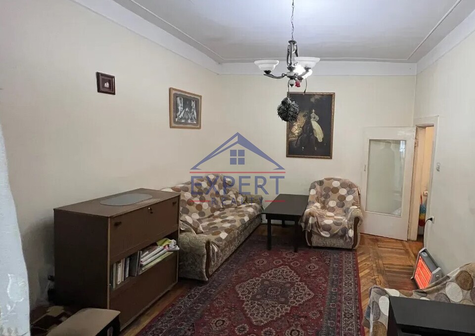 ԿԵՆՏՐՈՆ, ՆԱՐ ԴՈՍԻ ՓՈՂՈՑ, 2 ՍԵՆՅԱԿ