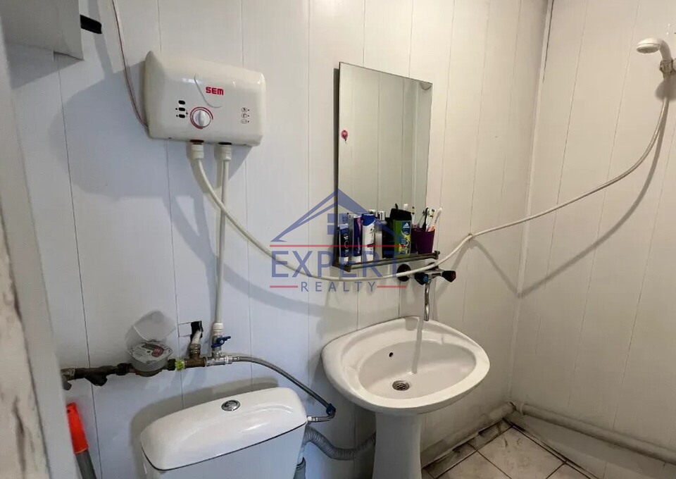 ԿԵՆՏՐՈՆ, ՆԱՐ ԴՈՍԻ ՓՈՂՈՑ, 2 ՍԵՆՅԱԿ