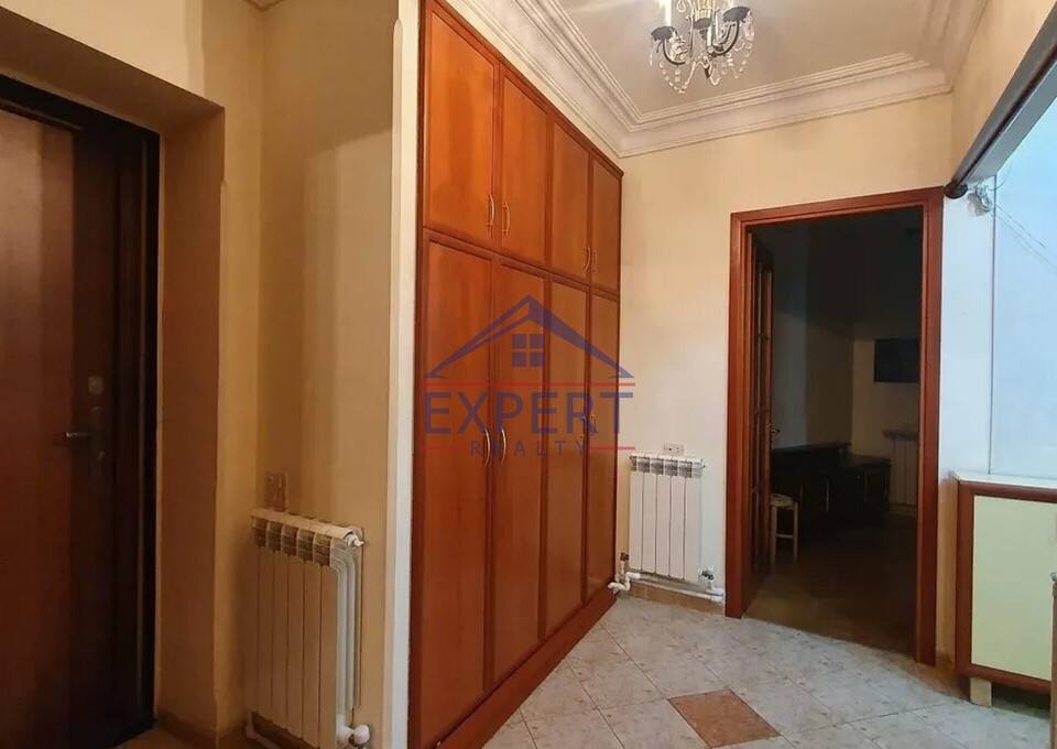 ԿԵՆՏՐՈՆ, ՉԱՐԵՆՑԻ ՓՈՂՈՑ, 2 ՍԵՆՅԱԿ