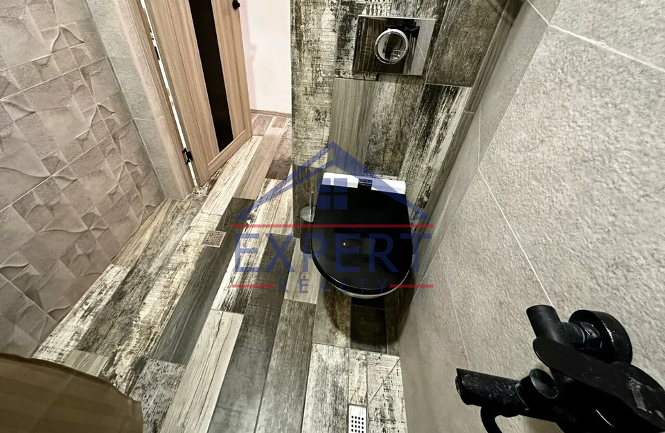 ԿԵՆՏՐՈՆ, ԽՈՐԵՆԱՑԻ ՓՈՂՈՑ, 2 ՍԵՆՅԱԿ