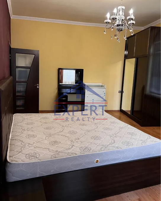 ԿԵՆՏՐՈՆ, ՏԻԳՐԱՆ ՄԵԾ ՊՈՂՈՏԱ, 2 ՍԵՆՅԱԿ