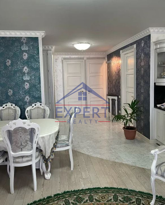 ԿԵՆՏՐՈՆ, ԵՐՎԱՆԴ ՔՈՉԱՐԻ ՓՈՂՈՑ, 3 ՍԵՆՅԱԿ