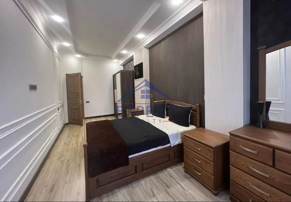 ԱՐԱԲԿԻՐ, ՕՐԲԵԼԻ ԵՂԲԱՅՐՆԵՐ ՓՈՂՈՑ, 5 ՍԵՆՅԱԿ