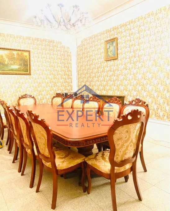 Կենտրոն, Գրիգոր Հարությունյան, 450քմ․, 7սենյակ, 3 հարկ