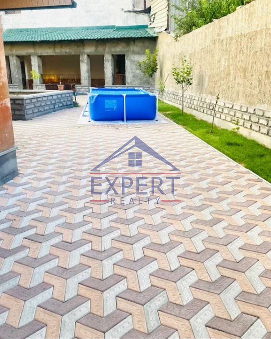 Կենտրոն, Գրիգոր Հարությունյան, 450քմ․, 7սենյակ, 3 հարկ