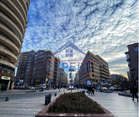 ԿԵՆՏՐՈՆ, ՀՅՈՒՍԻԱՅԻՆ ՊՈՂՈՏԱ, 3 ՍԵՆՅԱԿ