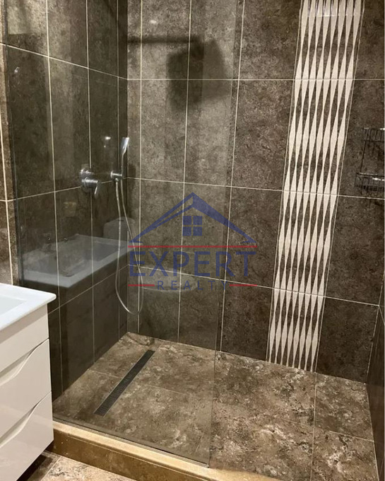 ԿԵՆՏՐՈՆ, ՀՅՈՒՍԻԱՅԻՆ ՊՈՂՈՏԱ, 3 ՍԵՆՅԱԿ