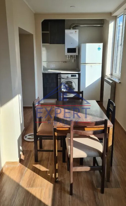 ԿԵՆՏՐՈՆ, ԶԱՔՅԱՆ ՓՈՂՈՑ, 4 ՍԵՆՅԱԿ