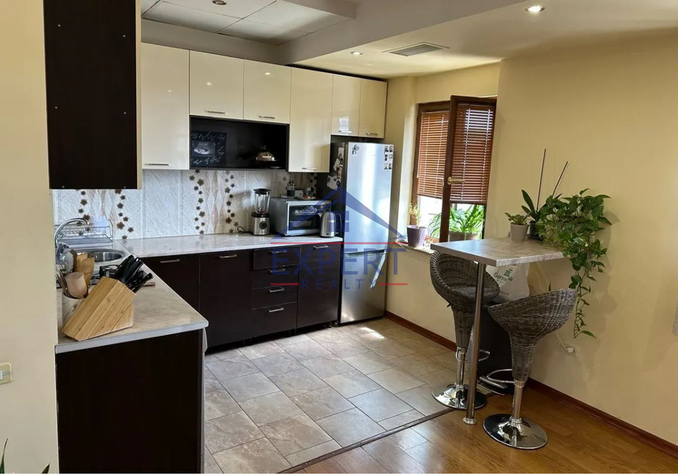 ԿԵՆՏՐՈՆ, ԱԲՈՎՅԱՆ ՓՈՂՈՑ, 3 ՍԵՆՅԱԿ