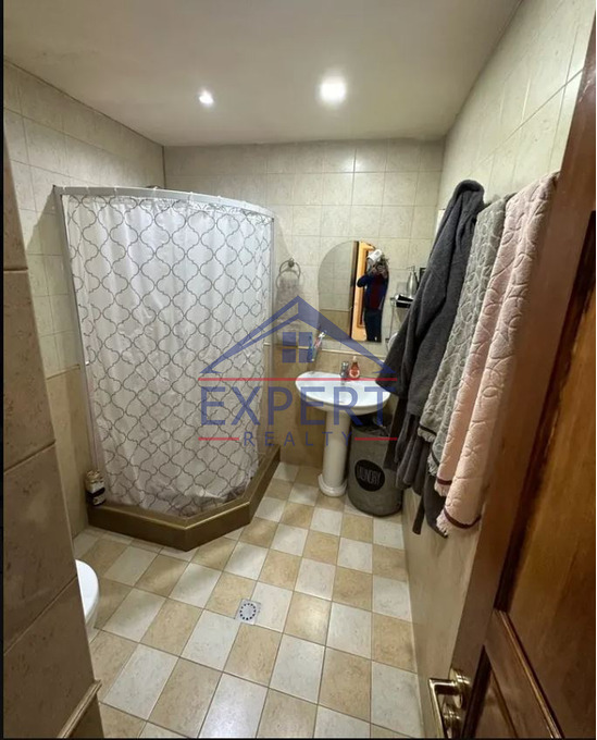 ԿԵՆՏՐՈՆ, ԱԲՈՎՅԱՆ ՓՈՂՈՑ, 3 ՍԵՆՅԱԿ