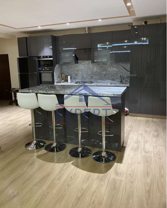 ԿԵՆՏՐՈՆ, ԽՈՐԵՆԱՑՈՒ ՓՈՂՈՑ, 3 ՍԵՆՅԱԿ