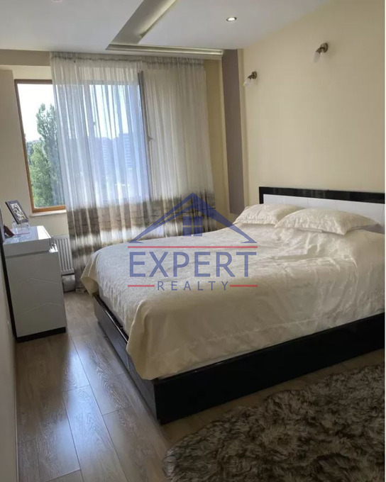 ԿԵՆՏՐՈՆ, ԽՈՐԵՆԱՑՈՒ ՓՈՂՈՑ, 3 ՍԵՆՅԱԿ