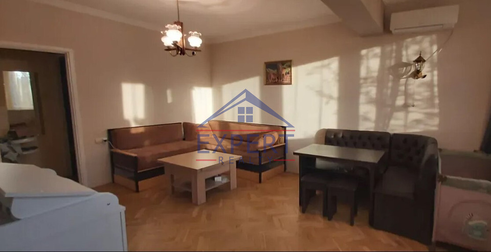 ԱՐԱԲԿԻՐ, ՀՐԱՉՅԱ ՔՈՉԱՐ ՓՈՂՈՑ, 3 ՍԵՆՅԱԿ