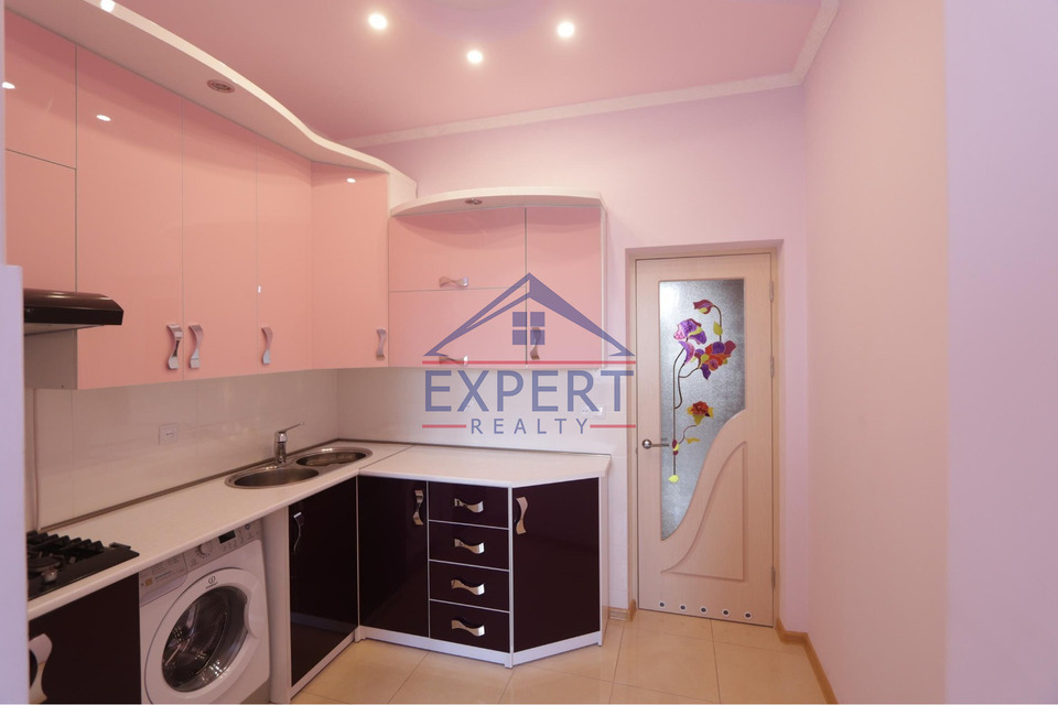 ԱՐԱԲԿԻՐ, ԿՈՄԻՏԱՍԻ ՊՈՂՈՏԱ, 3 ՍԵՆՅԱԿ