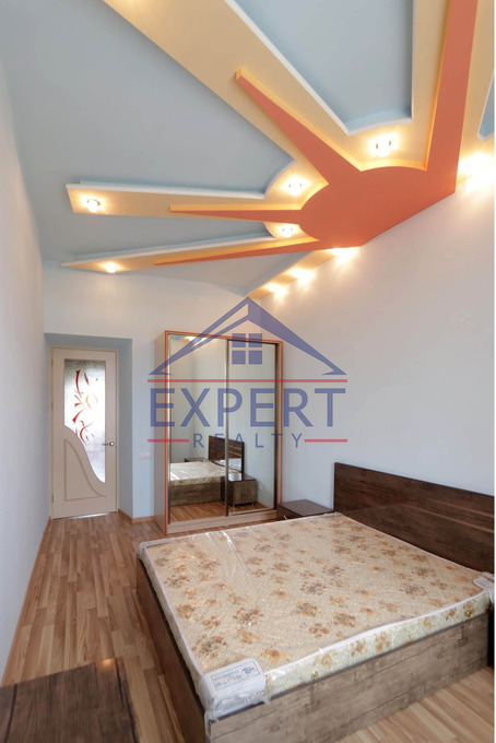 ԱՐԱԲԿԻՐ, ԿՈՄԻՏԱՍԻ ՊՈՂՈՏԱ, 3 ՍԵՆՅԱԿ