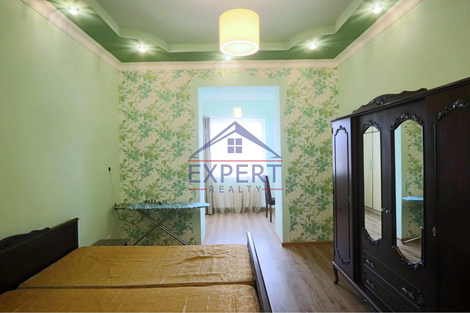 ԱՐԱԲԿԻՐ, ԿՈՄԻՏԱՍԻ ՊՈՂՈՏԱ, 3 ՍԵՆՅԱԿ