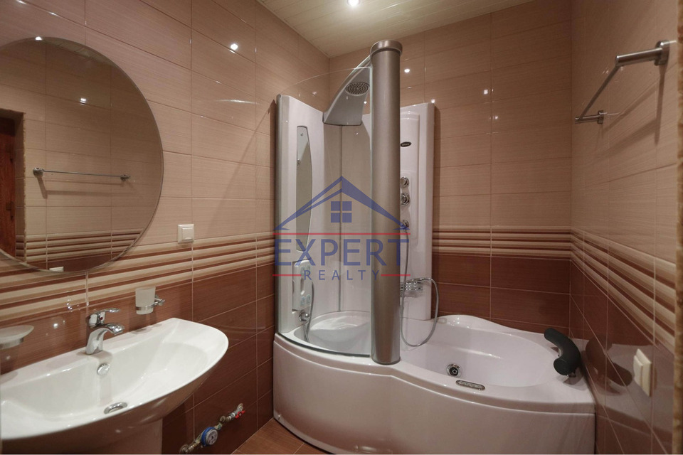 ԱՐԱԲԿԻՐ, ԿՈՄԻՏԱՍԻ ՊՈՂՈՏԱ, 3 ՍԵՆՅԱԿ