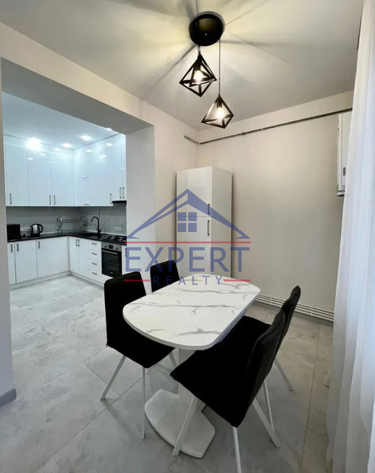 ԿԵՆՏՐՈՆ, ՍԱՐՅԱՆԻ ՓՈՂՈՑ, 2 ՍԵՆՅԱԿ