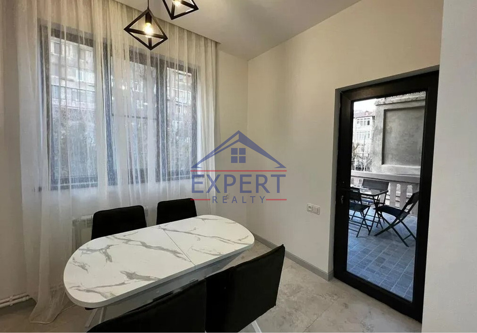 ԿԵՆՏՐՈՆ, ՍԱՐՅԱՆԻ ՓՈՂՈՑ, 2 ՍԵՆՅԱԿ