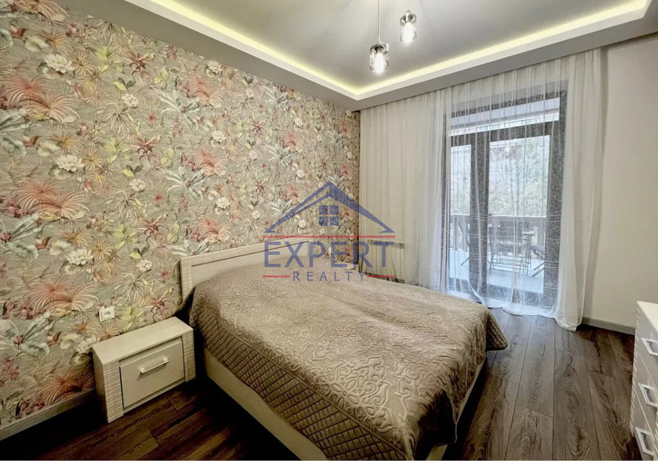 ԿԵՆՏՐՈՆ, ՍԱՐՅԱՆԻ ՓՈՂՈՑ, 2 ՍԵՆՅԱԿ