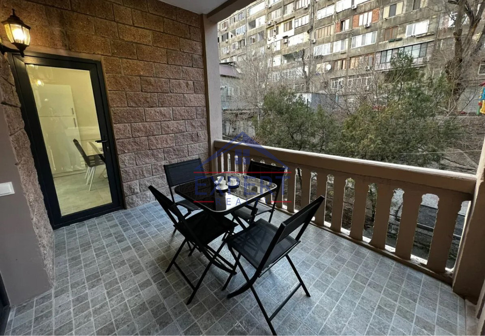 ԿԵՆՏՐՈՆ, ՍԱՐՅԱՆԻ ՓՈՂՈՑ, 2 ՍԵՆՅԱԿ