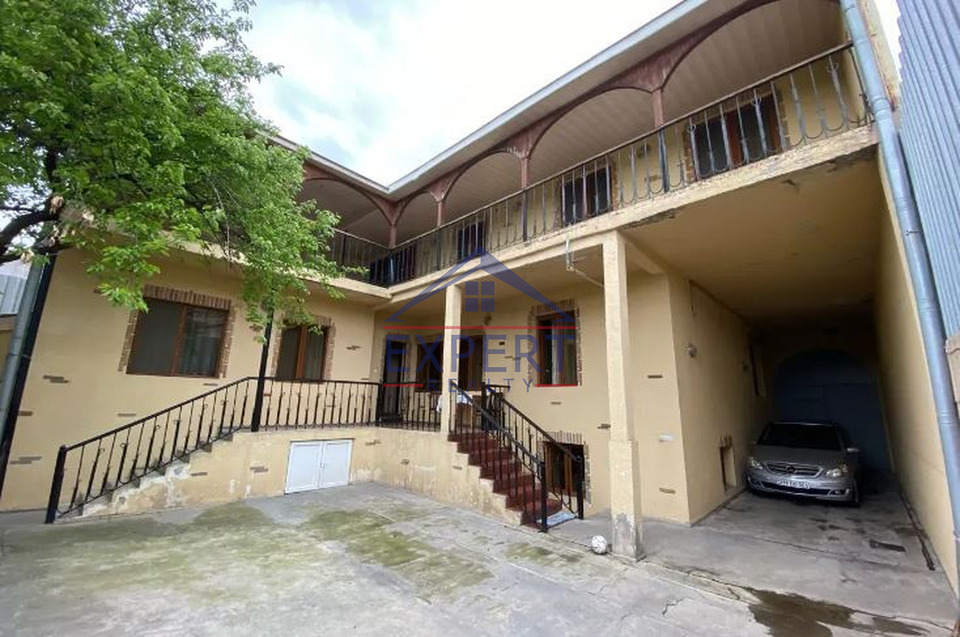 ԷՐԵԲՈՒՆԻ, ՆՈՐ ԱՐԵՇ, 800ՔՄ