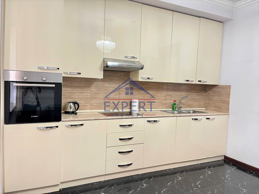 ԿԵՆՏՐՈՆ, ՀՅՈՒՍԻՍԱՅԻՆ ՊՈՂՈՏԱ, 3 ՍԵՆՅԱԿ