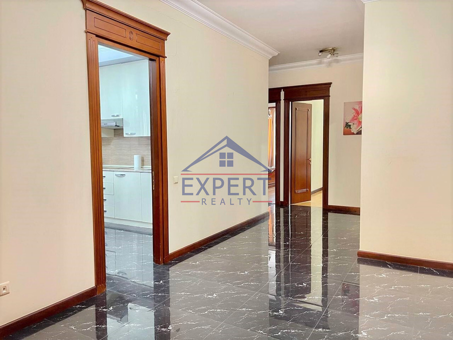 ԿԵՆՏՐՈՆ, ՀՅՈՒՍԻՍԱՅԻՆ ՊՈՂՈՏԱ, 3 ՍԵՆՅԱԿ