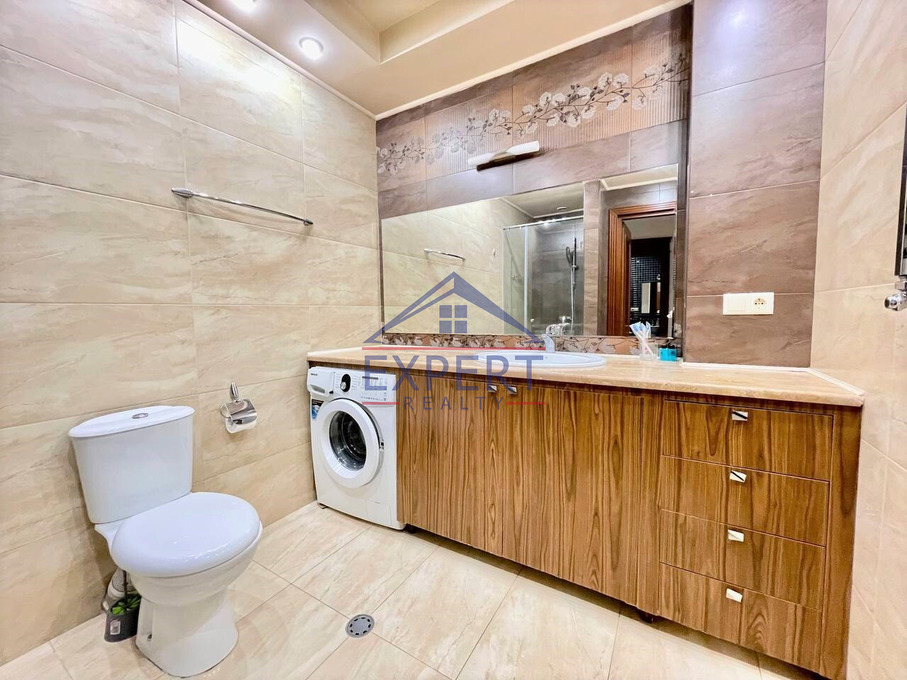 ԿԵՆՏՐՈՆ, ՀՅՈՒՍԻՍԱՅԻՆ ՊՈՂՈՏԱ, 3 ՍԵՆՅԱԿ