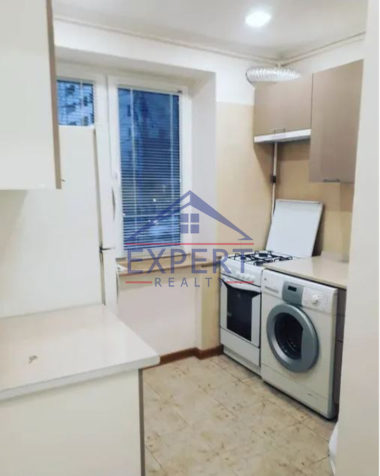 ԱՐԱԲԿԻՐ, ԿՈՄԻՏԱՍԻ ՊՈՂՈՏԱ, 2 ՍԵՆՅԱԿ