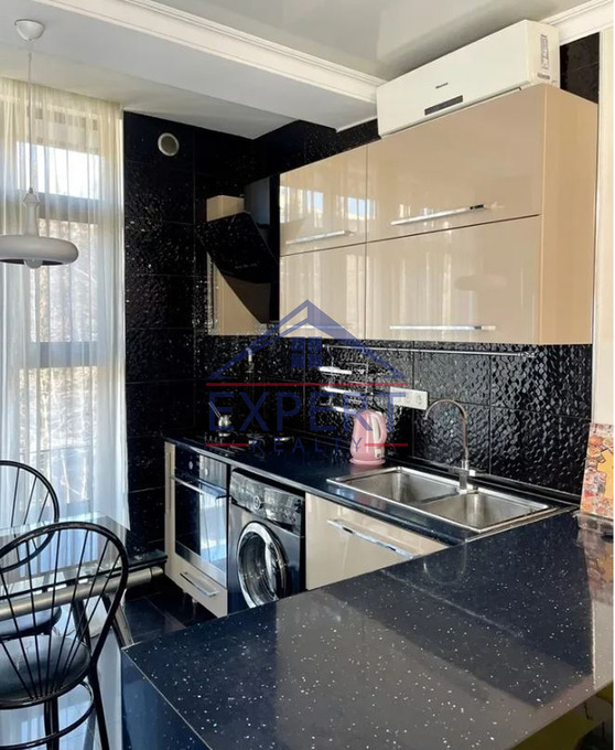 ԿԵՆՏՐՈՆ, ԿՈՂԲԱՑՈՒ ՓՈՂՈՑ, 2 ՍԵՆՅԱԿ