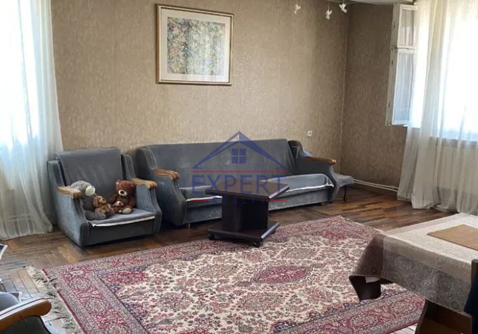 ԱՐԱԲԿԻՐ, ՄԱՄԻԿՈՆՅԱՆՑ ՓՈՂՈՑ, 3 ՍԵՆՅԱԿ