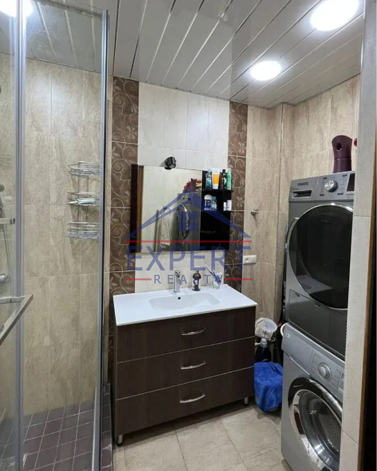 ԱՐԱԲԿԻՐ, ՎԻԿՏՈՐ ՀԱՄԲԱՐՁՈՒՄՅԱՆ ՓՈՂՈՑ, 3 ՍԵՆՅԱԿ