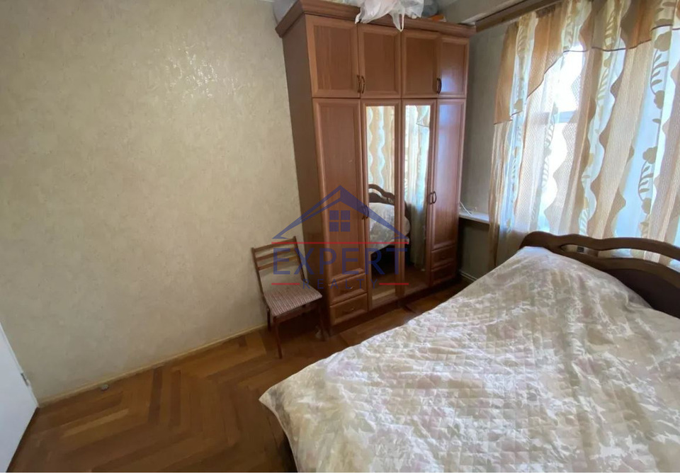 ԱՋԱՓՆՅԱԿ, ՀԱԼԱԲՅԱՆ ՓՈՂՈՑ, 3 ՍԵՆՅԱԿ